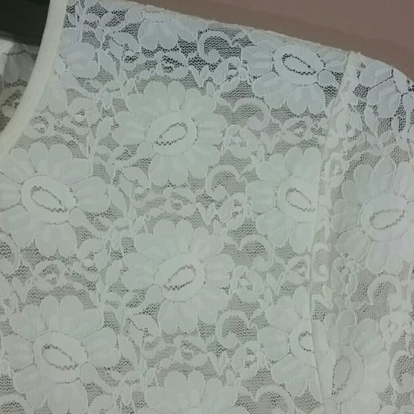 Josephine Chaus Sheer Floral Lace Top - Picture 4 of 8